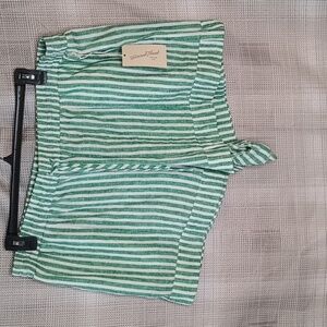 (c1-11) NWT. Linen striped shorts XXL